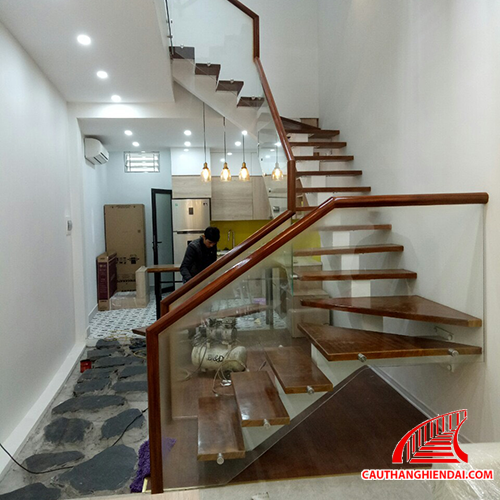 Cầu thang xương cá-2020-4 class=
