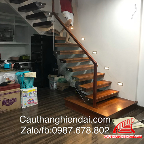 Cầu thang xương cá-2020-5 class=